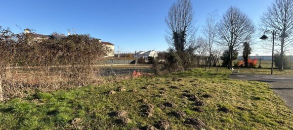 682m² Land in Campodoro, Italy No. 89017 3
