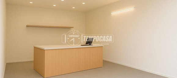 1 room Commercial property in Milan, Italy No. 260140 3