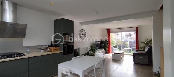 3 Schlafzimmer Haus in Chatte, France, Nr. 275601 2