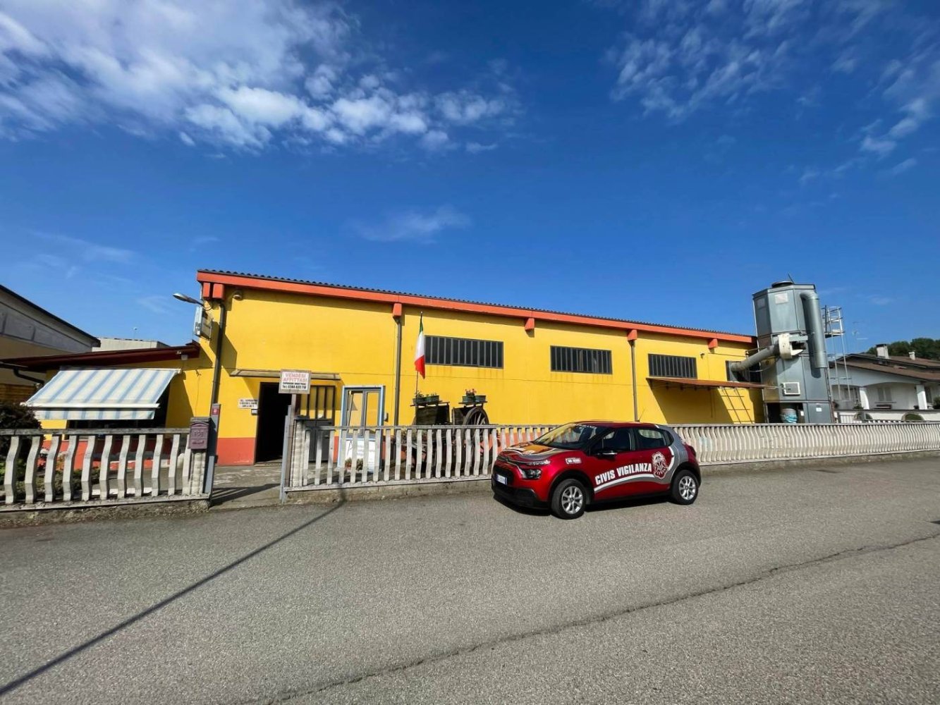 Almacén de 3 habitaciónes en Mede, Italy No. 160796