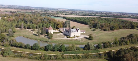 Замки и поместья с 15 спальнями в Сент-Аман-Монтрон, Франция № 93133 10