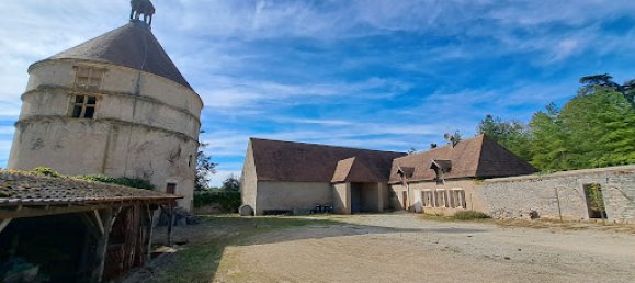 Замки и поместья с 15 спальнями в Сент-Аман-Монтрон, Франция № 93133 8