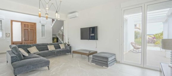 5 bedrooms Villa in Alicante, Spain No. 67086 11