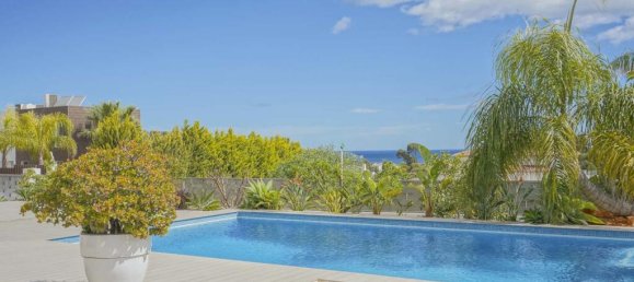 5 bedrooms Villa in Alicante, Spain No. 67086 2