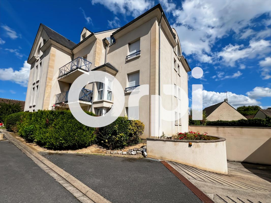  Parking in La Chapelle-en-Serval, France No. 320642