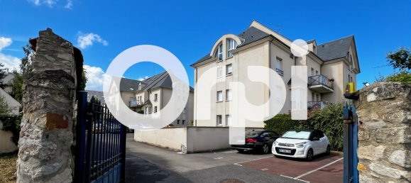  Parking in La Chapelle-en-Serval, France No. 320642 4