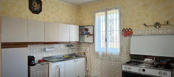 5 rooms House in Nonantola, Italy No. 64003 16