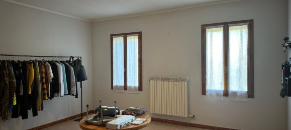 5 rooms House in Nonantola, Italy No. 64003 33