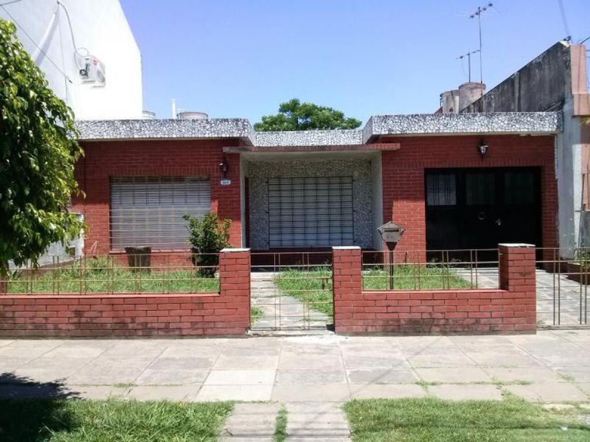 2 bedrooms House in Tres de Febrero, Argentina No. 51851