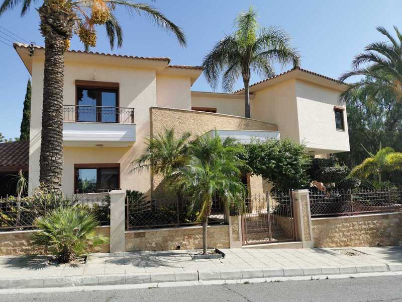 5 bedrooms Villa in Germasogeia, Cyprus No. 17951