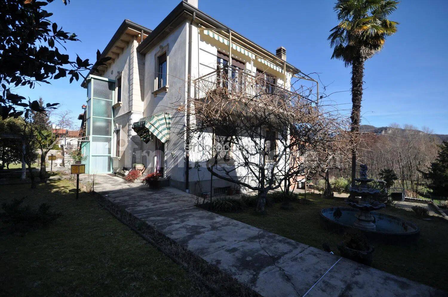 15 Schlafzimmer Villa in Leggiuno, Italy, Nr. 333097