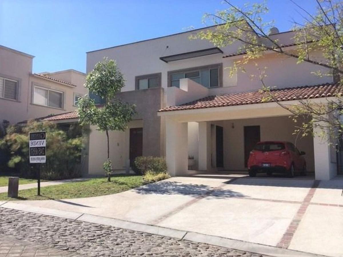 4 bedrooms House in Queretaro, Mexico No. 167044