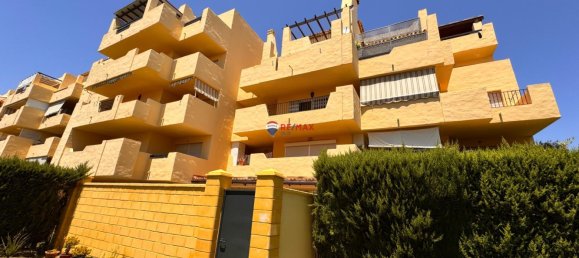 Apartamento de 2 dormitorios en Estepona, Spain No. 137526 3