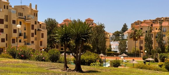 Apartamento de 2 dormitorios en Estepona, Spain No. 137526 9