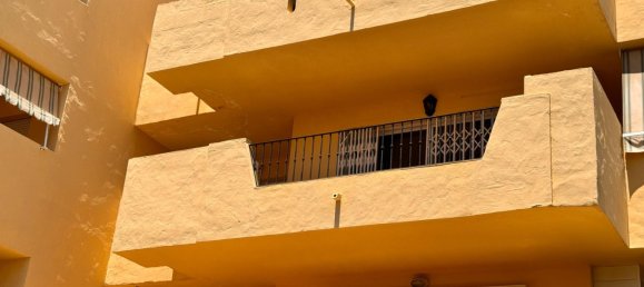 Apartamento de 2 dormitorios en Estepona, Spain No. 137526 4