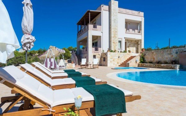 4 bedrooms Villa in Chania, Greece No. 215