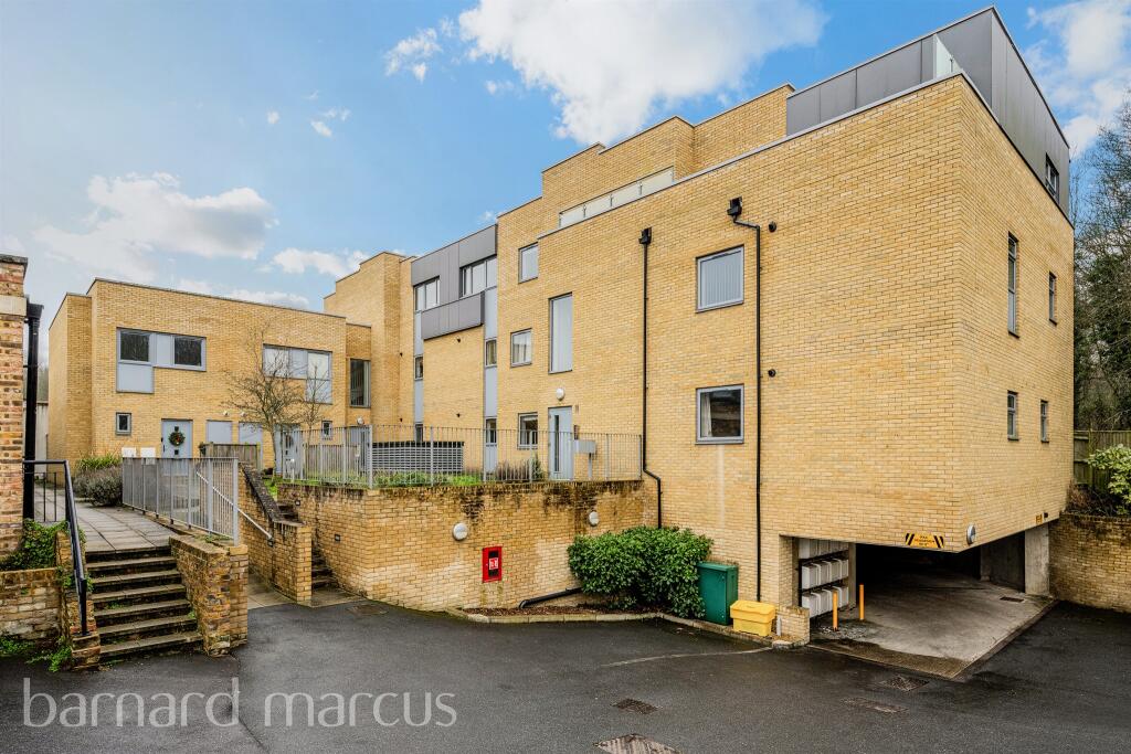 2 bedrooms Apartment in Epsom, United Kingdom No. 9710