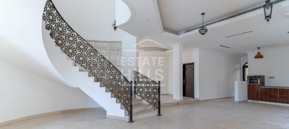 Villa de 6 dormitorios en Al Barsha, UAE No. 8701 11