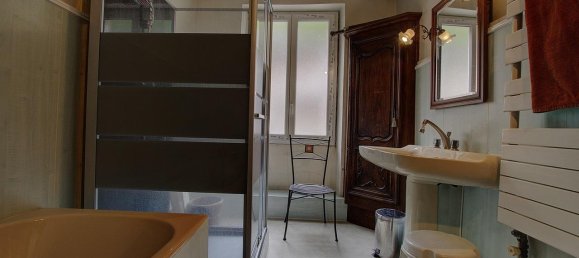 9 chambres Appartement à Ain, France No. 333438 5