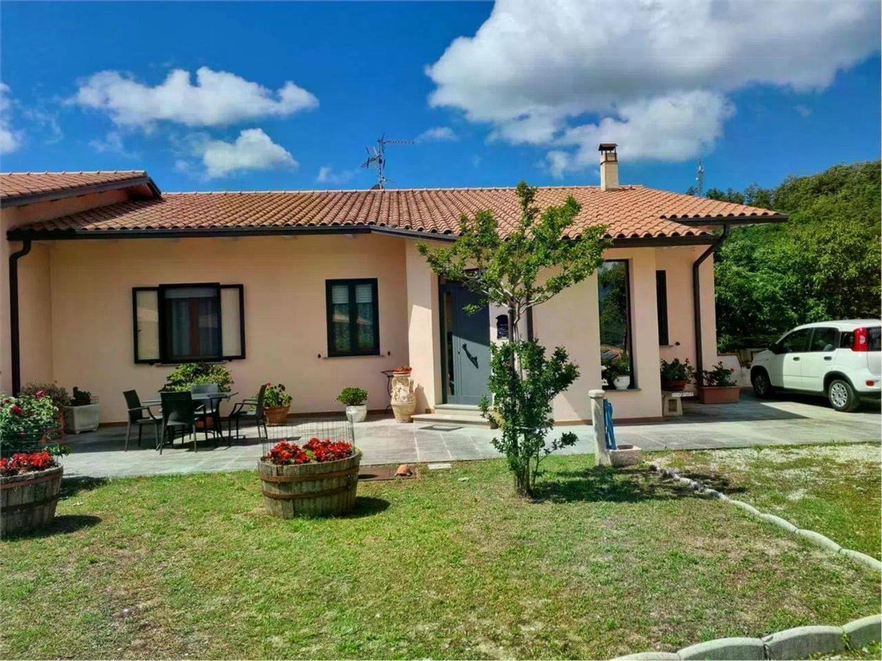 5 rooms Villa in Nocera Umbra, Italy No. 66047