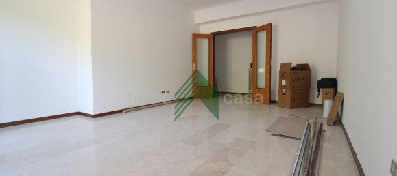 Apartamento de 4 dormitorios en Teramo, Italy No. 344880 8