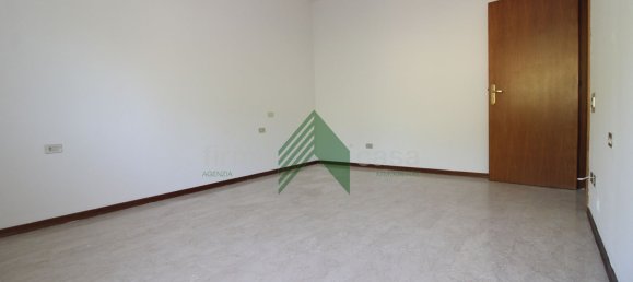 Apartamento de 4 dormitorios en Teramo, Italy No. 344880 18