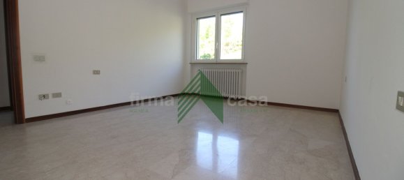 Apartamento de 4 dormitorios en Teramo, Italy No. 344880 16