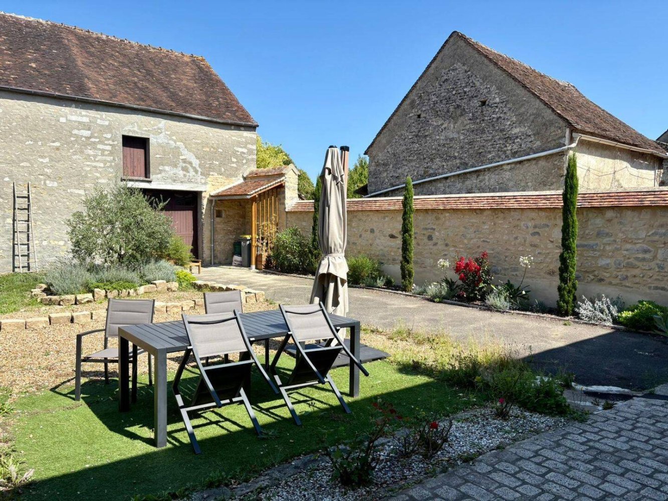 2 bedrooms House in La Chapelle-la-Reine, France No. 329910