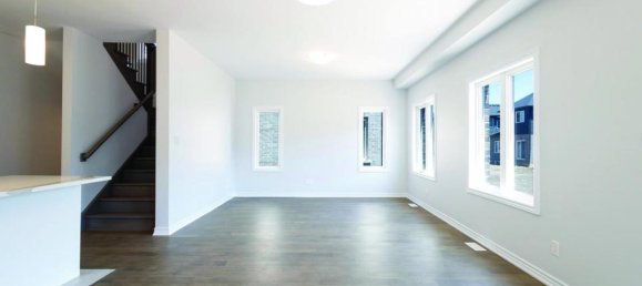 4 bedrooms House in Welland, Canada No. 446 11