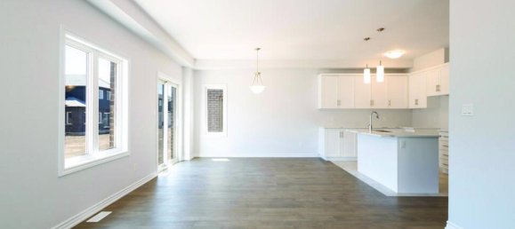 4 bedrooms House in Welland, Canada No. 446 12