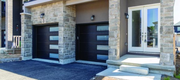 4 bedrooms House in Welland, Canada No. 446 2