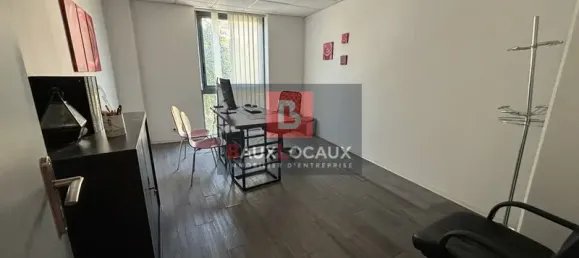 160m² Office in Avignon, France No. 290119 2
