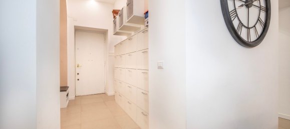 4 bedrooms Apartment in Rome, Italy No. 356463 8