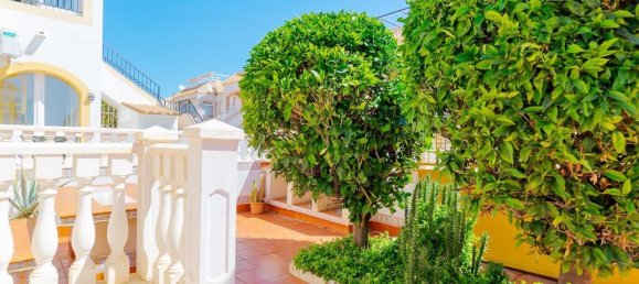 3 bedrooms Bungalow in Torrevieja, Spain No. 178161 2