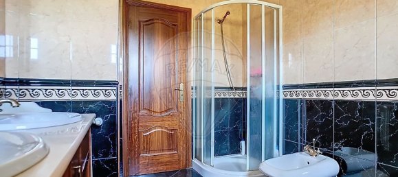 4 bedrooms House in Oliveira do Conde, Portugal No. 184442 17