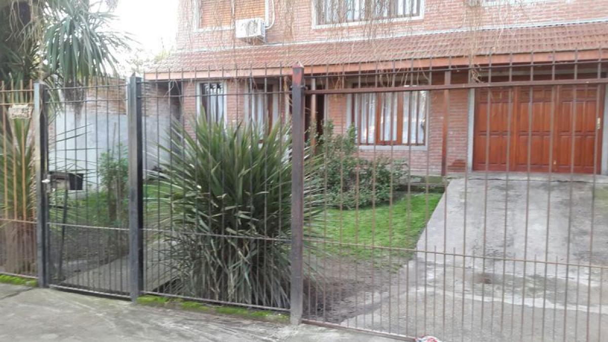 Casa de 5 dormitorios en Mar del Plata, Argentina No. 99239