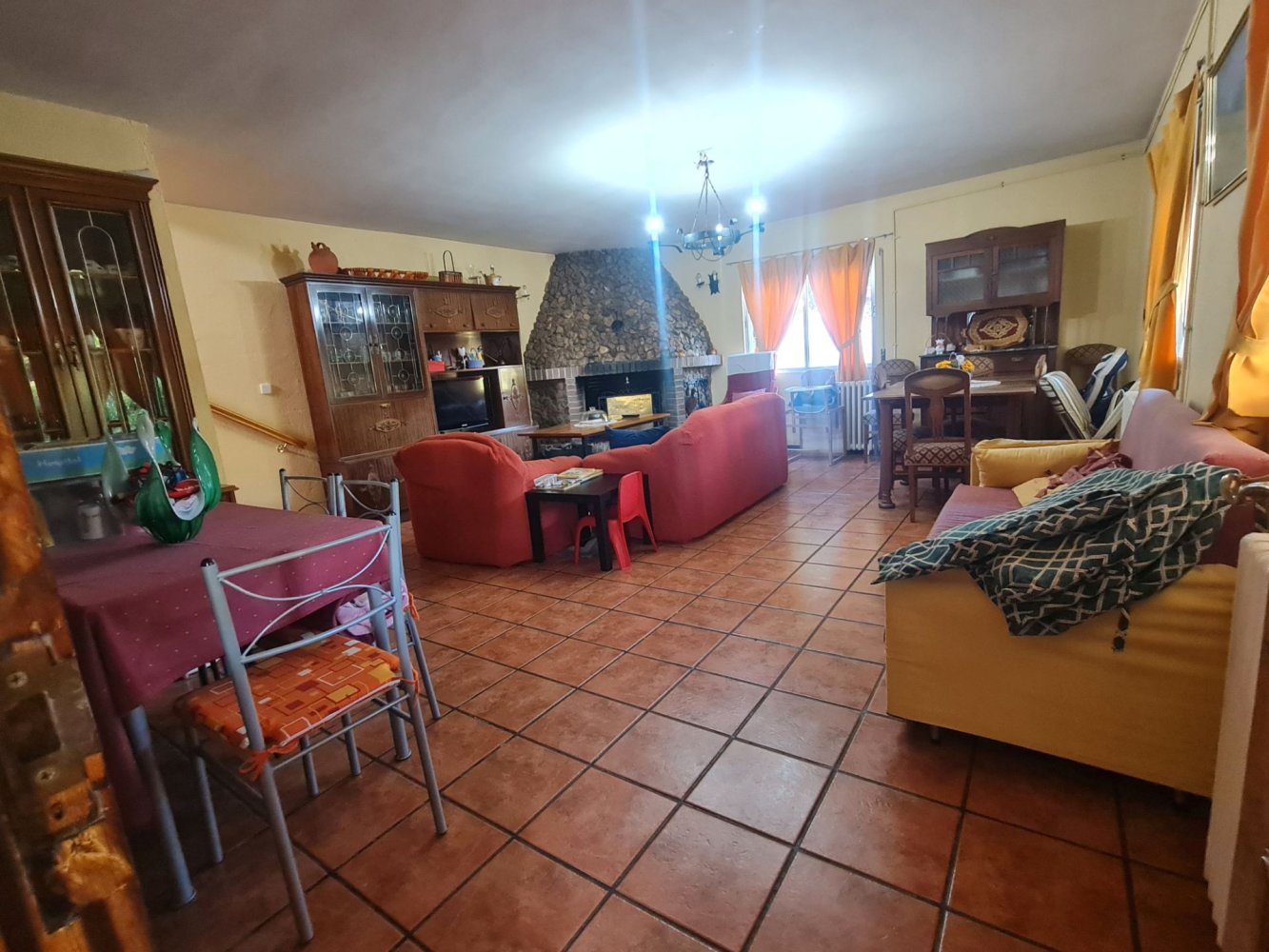 Casa de 3 dormitorios en Valladolid, Spain No. 191050