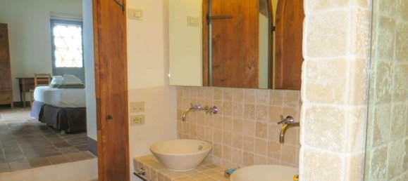 9 bedrooms House in Montalcino, Italy No. 55839 40