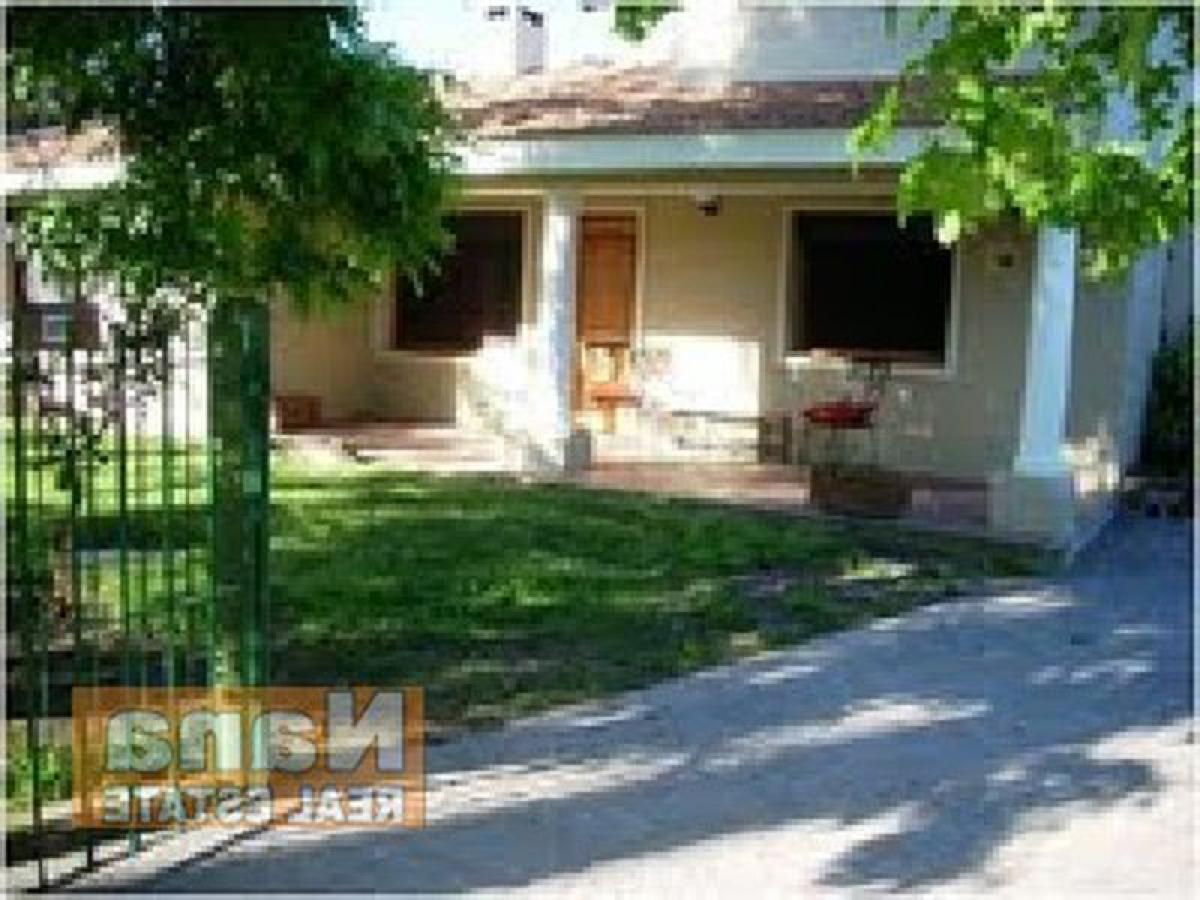 Casa de 3 dormitorios en Maldonado, Uruguay No. 6079