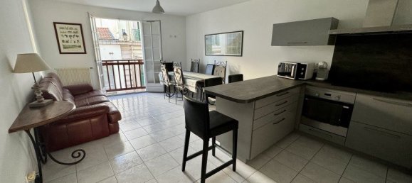 2 bedrooms Apartment in Saint-Jean-de-Luz, France No. 302132 2