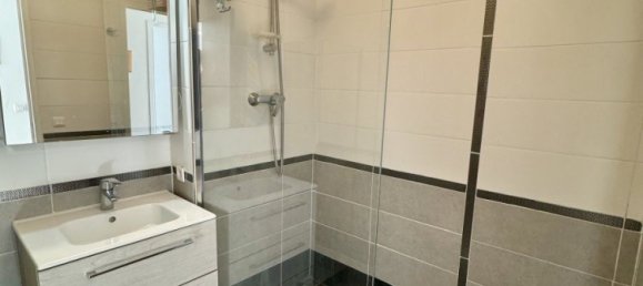 2 bedrooms Apartment in Saint-Jean-de-Luz, France No. 302132 7