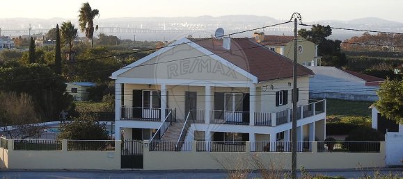 5 bedrooms House in Alcochete, Portugal No. 27482 2