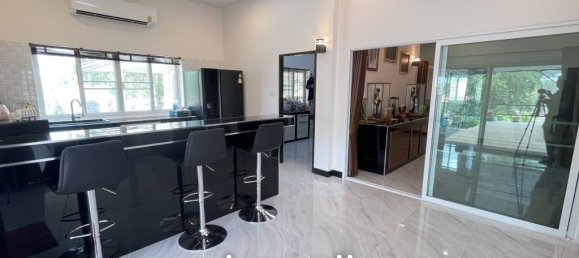 4 bedrooms Villa in Phetchaburi, Thailand No. 24266 2