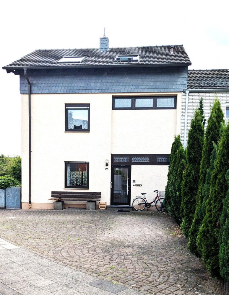 7 rooms Townhouse in Cologne, Germany No. 285588