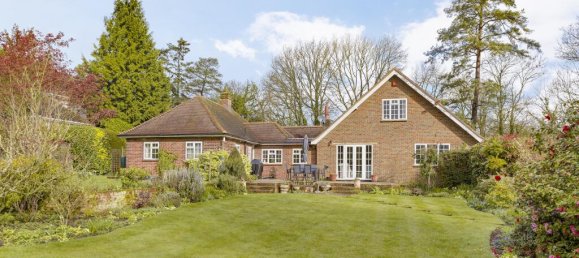 4 bedrooms Bungalow in Surrey, United Kingdom No. 13315 16