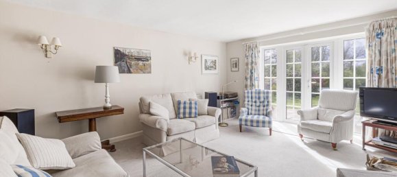 4 bedrooms Bungalow in Surrey, United Kingdom No. 13315 4