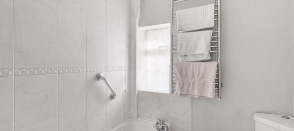 4 bedrooms Bungalow in Surrey, United Kingdom No. 13315 12