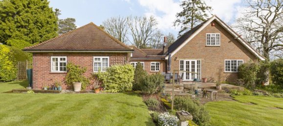 4 bedrooms Bungalow in Surrey, United Kingdom No. 13315 14