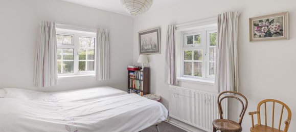 4 bedrooms Bungalow in Surrey, United Kingdom No. 13315 13