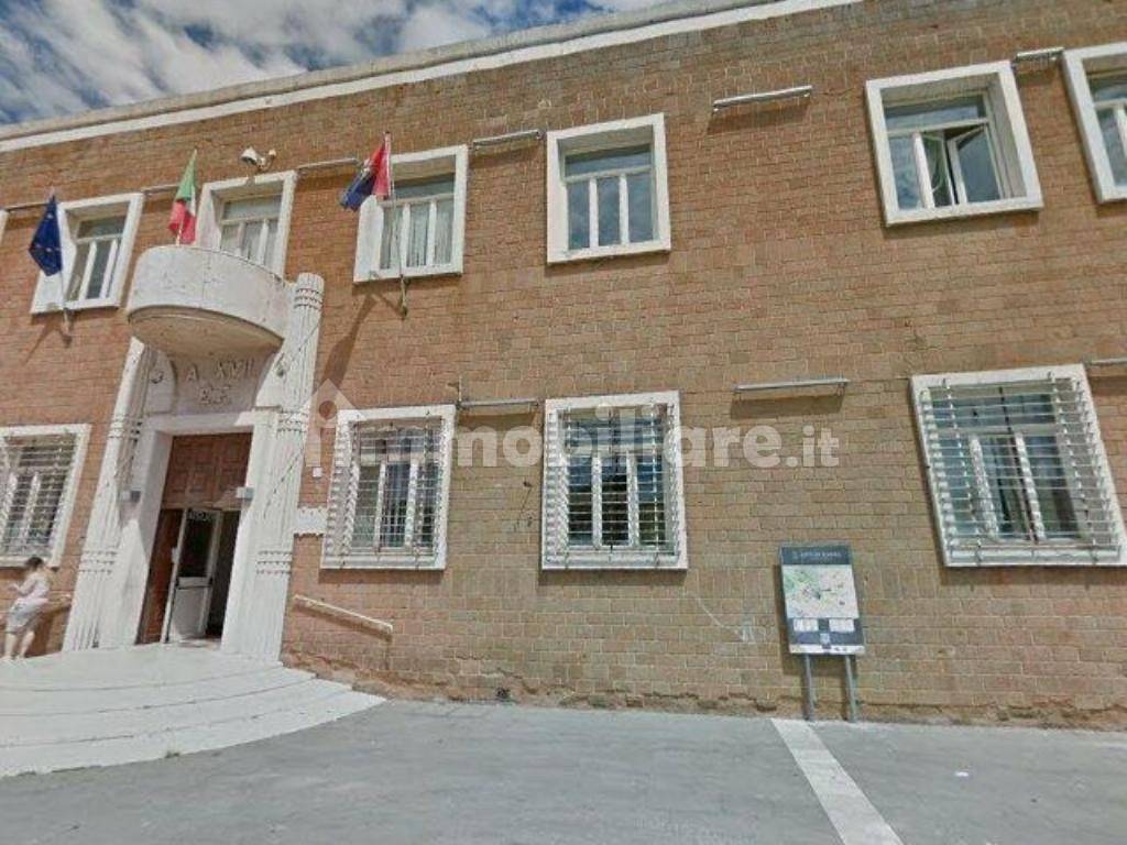 Apartamento de 6 dormitorios en Pomezia, Italy No. 15629